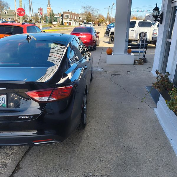Used 2015 Chrysler 200 Image 5