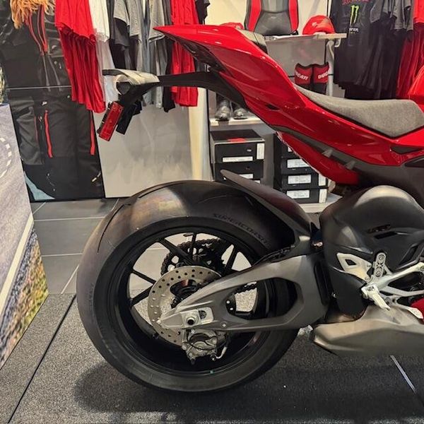 New 2025 Ducati Panigale V4 