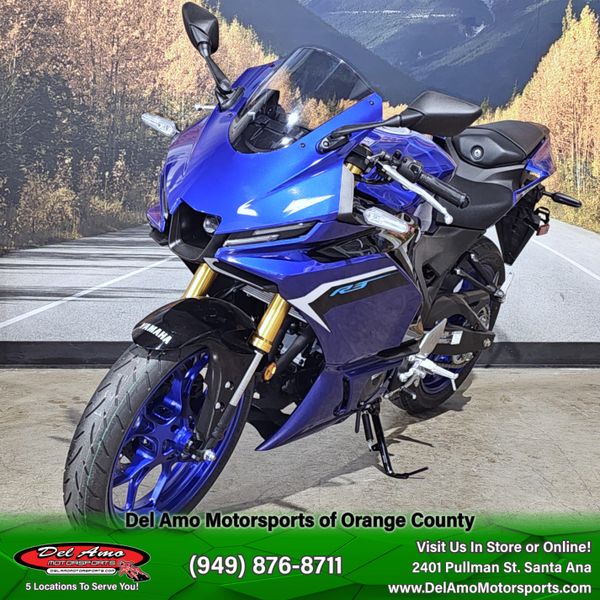 2025 Yamaha YZF-R3 ABS Image 4