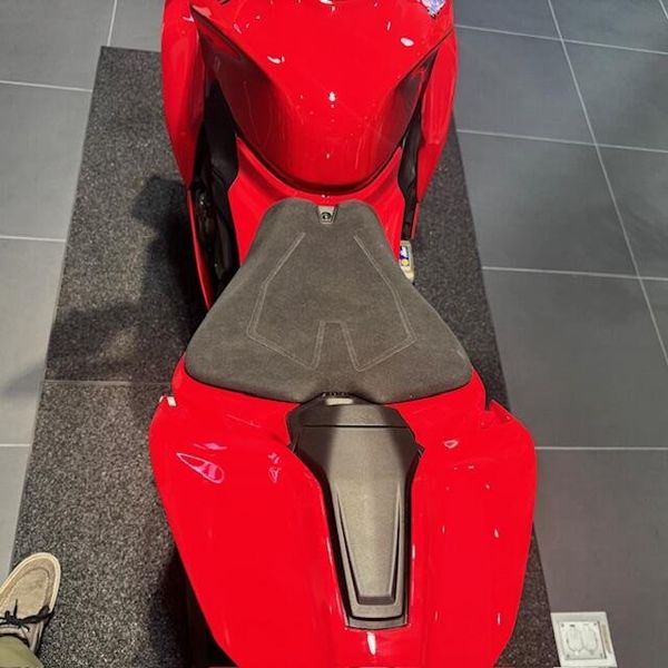 New 2025 Ducati Panigale V4 