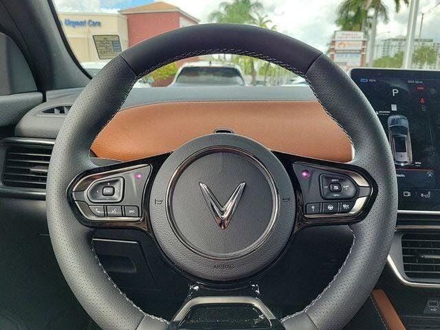 2025 VinFast VF 8 Plus - Photo 17