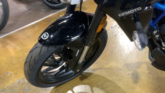 New 2025 CFMOTO 300NK Image 8