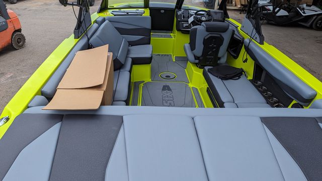 2024 AXIS MB4360BOAT  in a VOLT YELLOW exterior color and EBONYinterior. Family PowerSports (877) 886-1997 familypowersports.com 