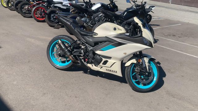 Used 2024 Yamaha YZF-R3 ABS Image 9
