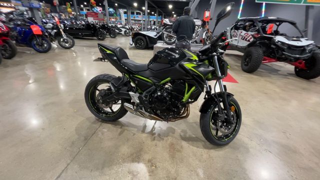 2022 Kawasaki Z650 Base  in a BLACK exterior color. Del Amo Motorsports of Redondo Beach (424) 390-7811 delamomotorsports.com 