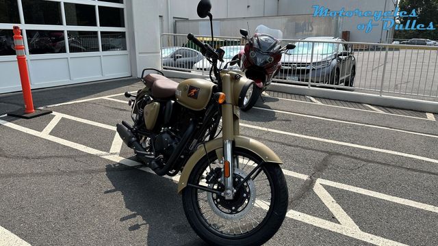 2023 Royal Enfield Classic 350  in a Signals Desert Sand exterior color. Motorcycles of Dulles 571.934.4450 motorcyclesofdulles.com 
