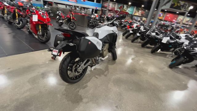 New 2024 Ducati MULTISTRADA V4 S TRAVEL & RADAR SPOKED WHEELS - DEMO Image 8