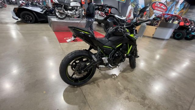 2022 Kawasaki Z650 Base  in a BLACK exterior color. Del Amo Motorsports of Redondo Beach (424) 390-7811 delamomotorsports.com 