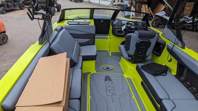 2024 AXIS MB4360BOAT  in a VOLT YELLOW exterior color and EBONYinterior. Family PowerSports (877) 886-1997 familypowersports.com 