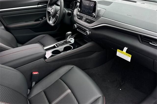 New 2025 Nissan Altima 2.5 SRImage 12