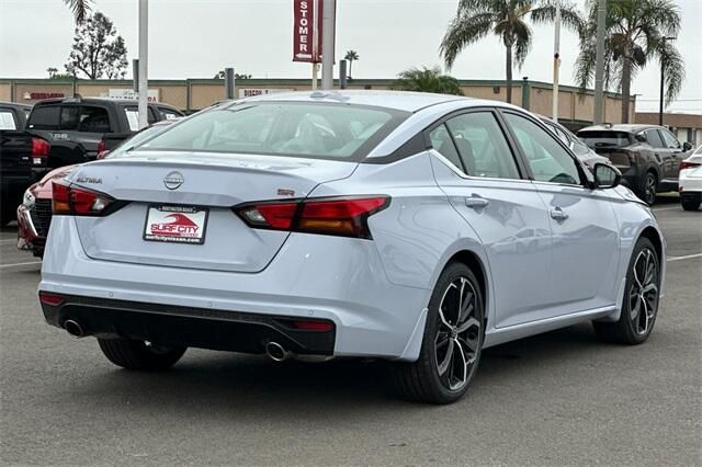 New 2025 Nissan Altima 2.5 SRImage 3