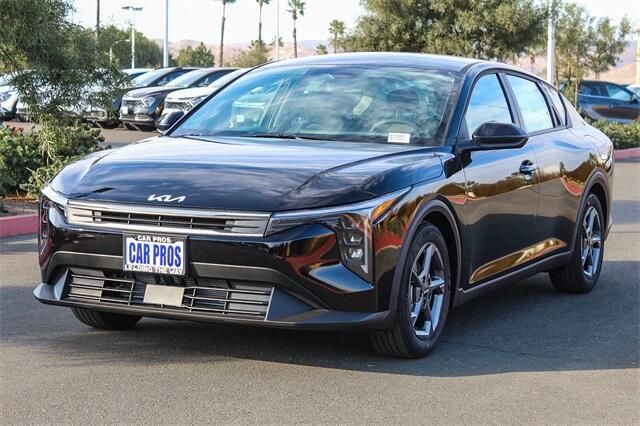 New 2025 Kia K4 LXSImage 12