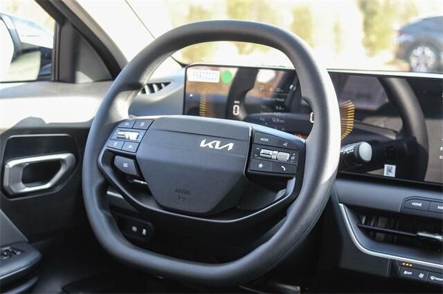 New 2025 Kia K4 LXSImage 8