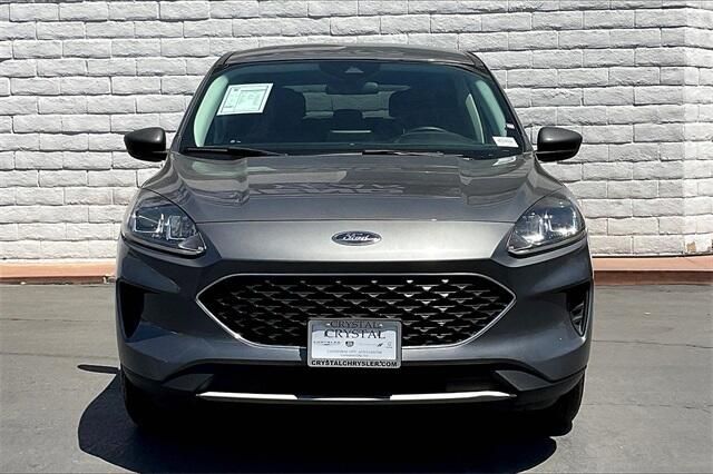 2022 Ford Escape SE photo 2