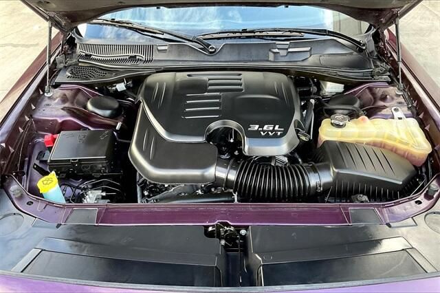 Used 2021 Dodge Challenger SXTImage 9