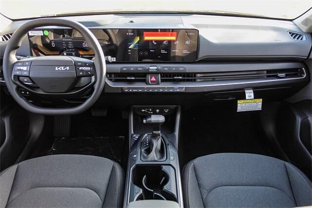 New 2025 Kia K4 LXSImage 5