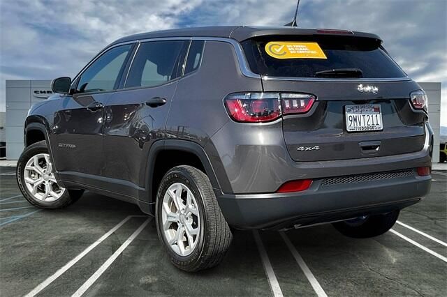 Used 2024 Jeep Compass SportImage 10