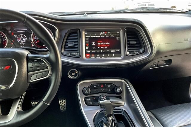 Used 2021 Dodge Challenger SXTImage 5