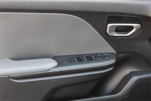 New 2025 Kia K4 LXSImage 21