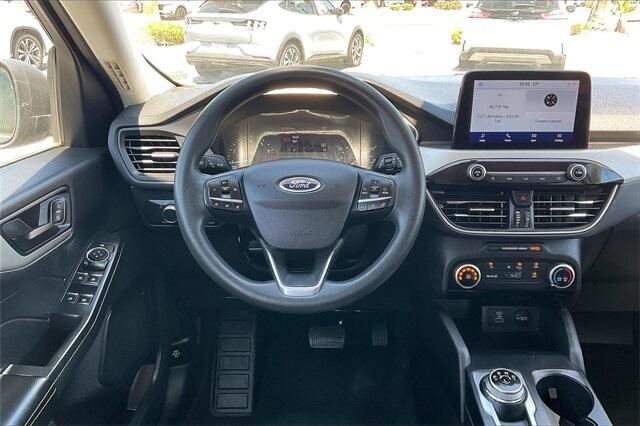 2022 Ford Escape SE photo 4