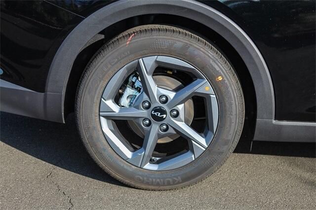 New 2025 Kia K4 LXSImage 19