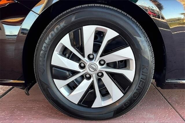 2024 Nissan Altima 2.5 SImage 8