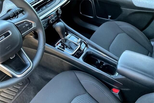 Used 2024 Jeep Compass SportImage 17