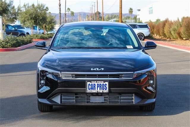New 2025 Kia K4 LXSImage 3