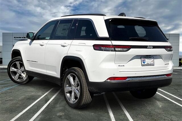 2025 Jeep Grand Cherokee Limited 4x4Image 2