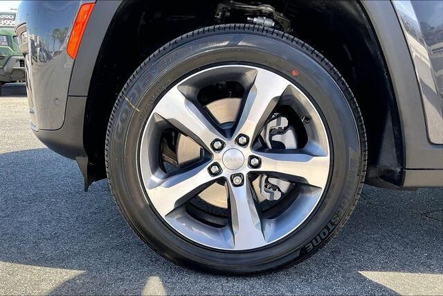 New 2026 Jeep Grand Cherokee L Limited 4x4Image 10