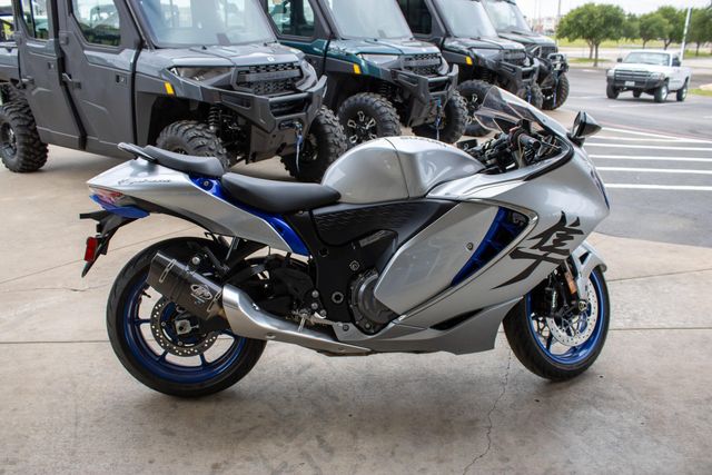 New 2025 SUZUKI HAYABUSA METALLIC MYSTIC SILVER | Family Powersports