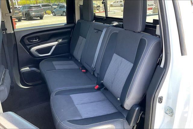 Used 2023 Nissan Titan SVImage 25