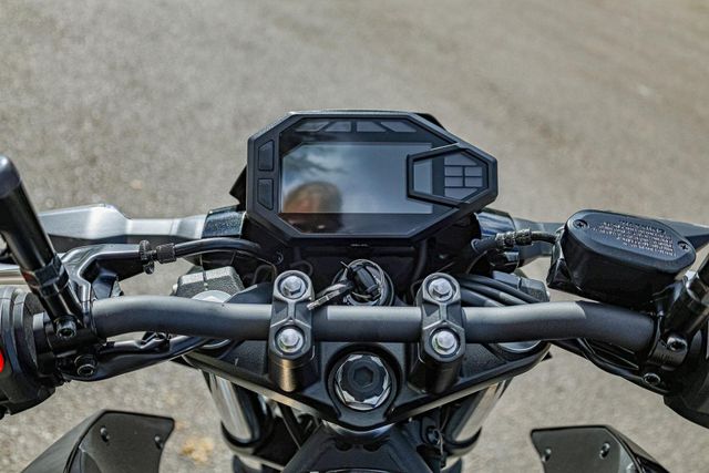 New 2025 Kawasaki Z500 ABS METALLIC SPARK BLACK AND METALLIC