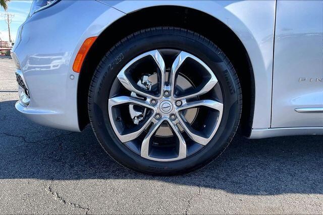 New 2026 Chrysler Pacifica PinnacleImage 10