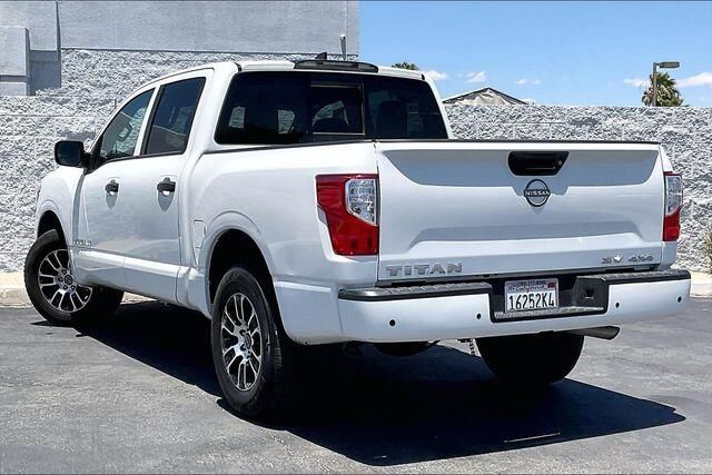 Used 2023 Nissan Titan SVImage 10