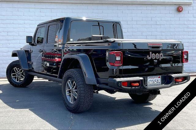 Used 2024 Jeep Gladiator MojaveImage 9