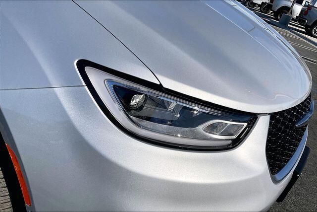 New 2026 Chrysler Pacifica PinnacleImage 11