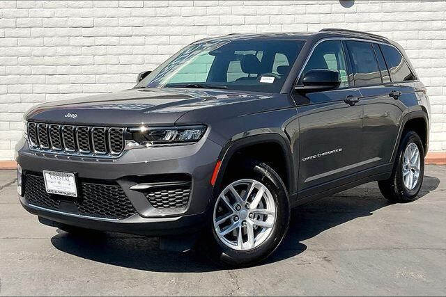 New 2025 Jeep Grand Cherokee Laredo X 4x4Image 1