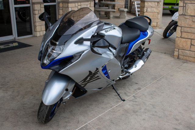 New 2025 Suzuki HAYABUSA METALLIC MYSTIC SILVER | Family