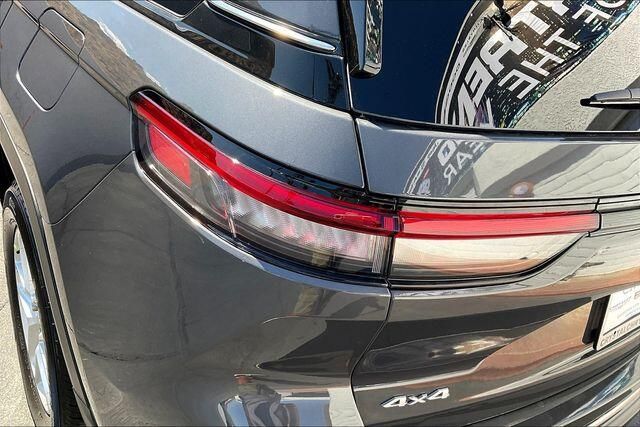 New 2025 Jeep Grand Cherokee Laredo X 4x4Image 12