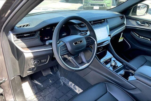 New 2026 Jeep Grand Cherokee L Limited 4x4Image 6