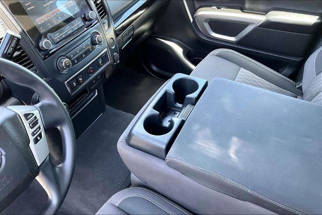Used 2023 Nissan Titan SVImage 17