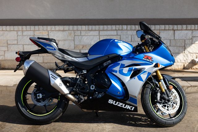 2023 SUZUKI GSXR 1000R in a BLUE exterior color. Family PowerSports (877) 886-1997 familypowersports.com 