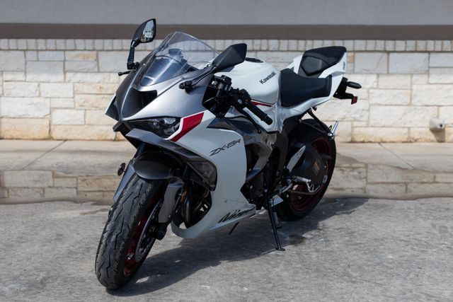 New 2025 Kawasaki NINJA ZX6R ABS | Family Powersports