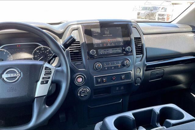 Used 2023 Nissan Titan SVImage 5