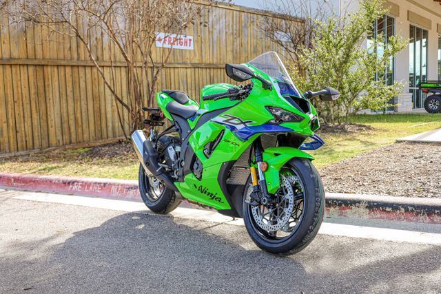 New 2026 Kawasaki NINJA ZX10R | Family Powersports