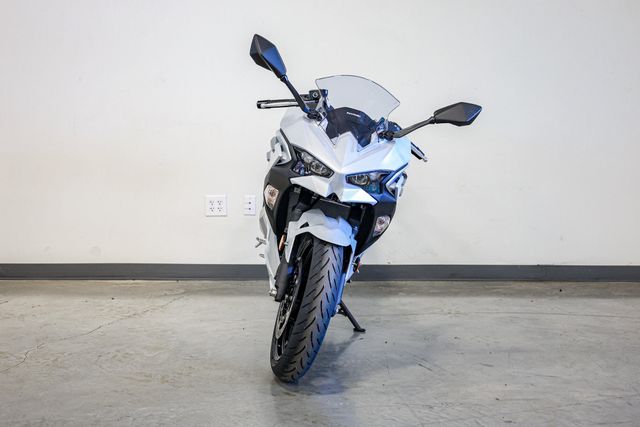 New 2025 Kawasaki NINJA 500 ABS METALLIC MATTE WHITISH