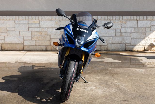 2023 SUZUKI GSXR 1000R in a BLUE exterior color. Family PowerSports (877) 886-1997 familypowersports.com 
