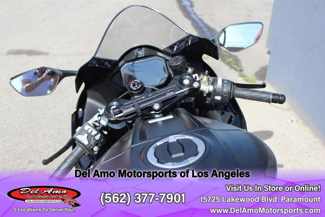 2025 Kawasaki NINJA ZX-10R Image 2