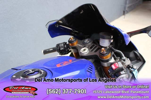 2017 Yamaha YZF R1 Image 6